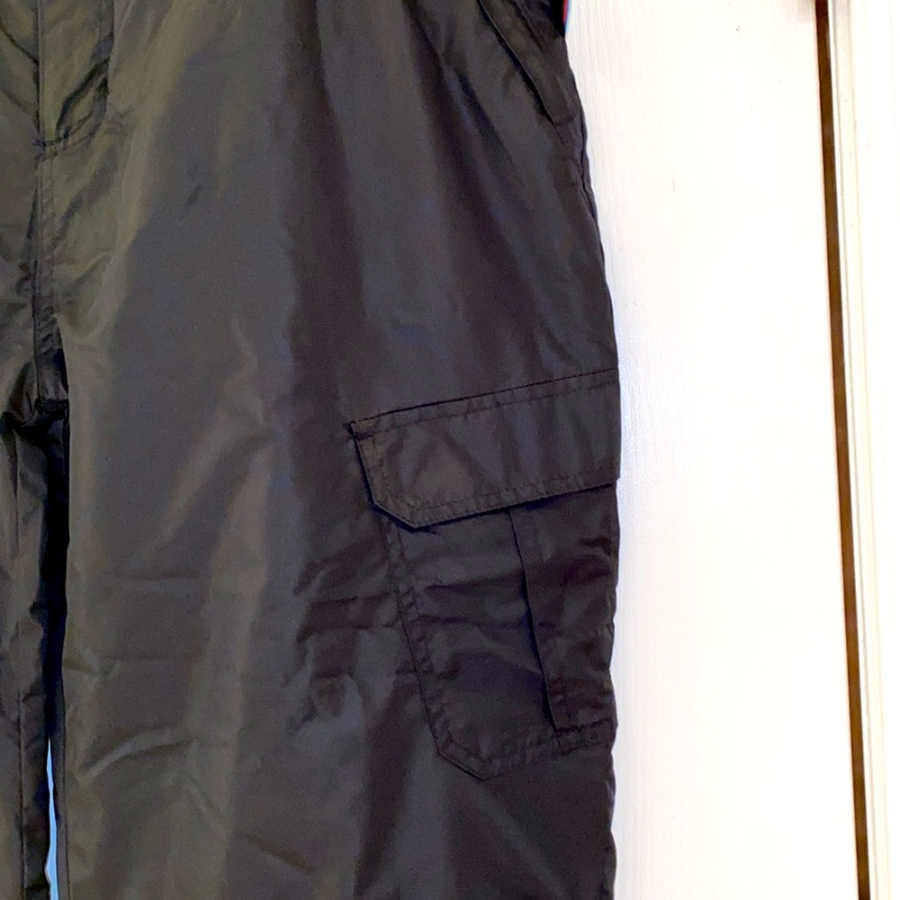 Arctic Quest Men’s snow,ski, snowboard waterproof pants. Size L, black cargos - Picture 4 of 8